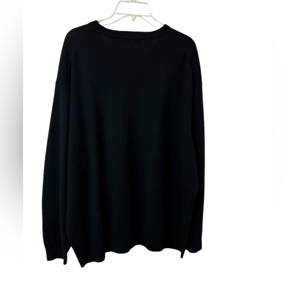 Turnbury extra fine Marino wool V Neck, long sleeve
Lightweight sweater black - Picture 5 of 6